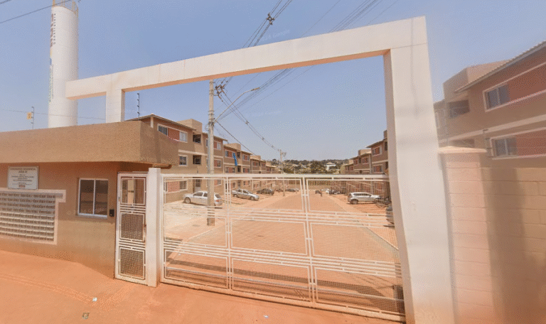 Esgoto dos Residenciais Judá podem estar mudando a cor do rio e provocando mau cheiro que incomoda dos moradores